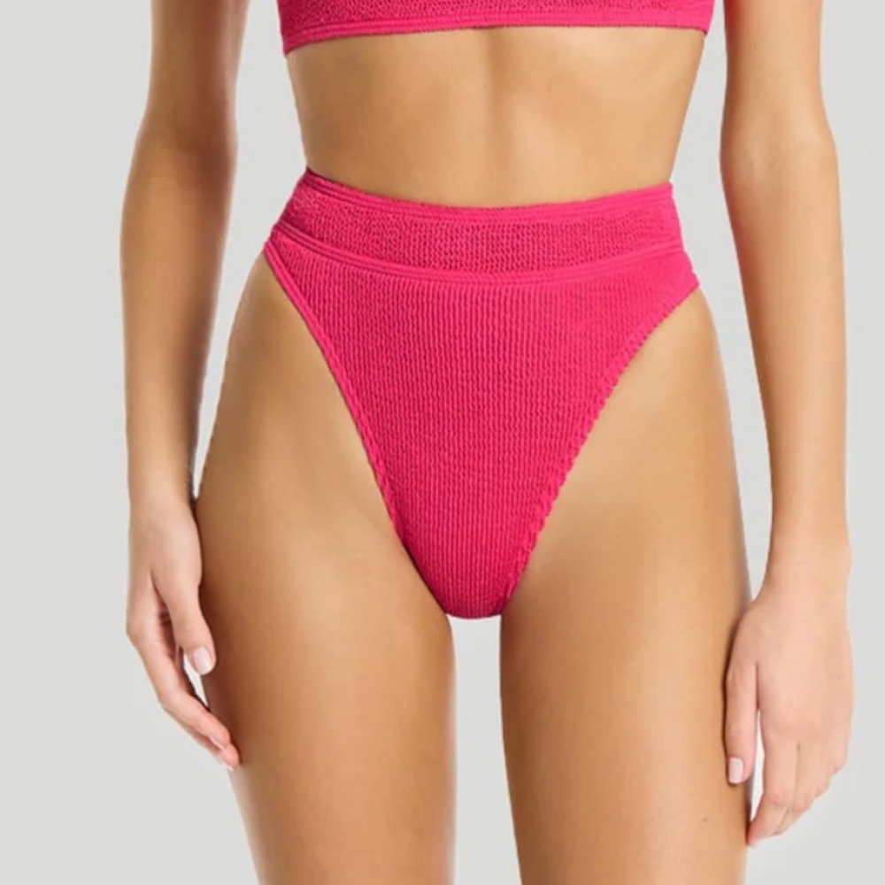 bond-eye Rasperry Bikini Set - Picture 2 of 4